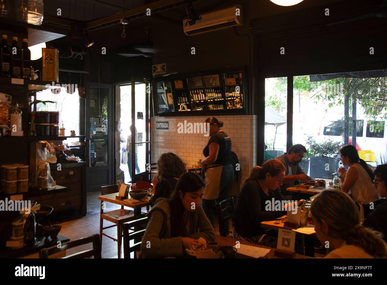 Delirio Cafe in Avenida Álvaro Obregón nel quartiere Roma Norte di città del Messico, Messico Foto Stock