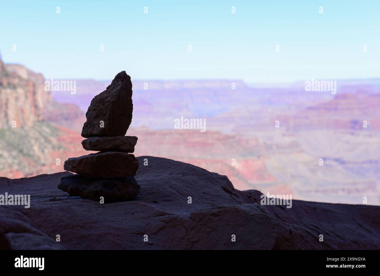 Una semplice pila di rocce simili a quelle umane nel parco nazionale del Grand Canyon. Arizona. STATI UNITI. Foto Stock