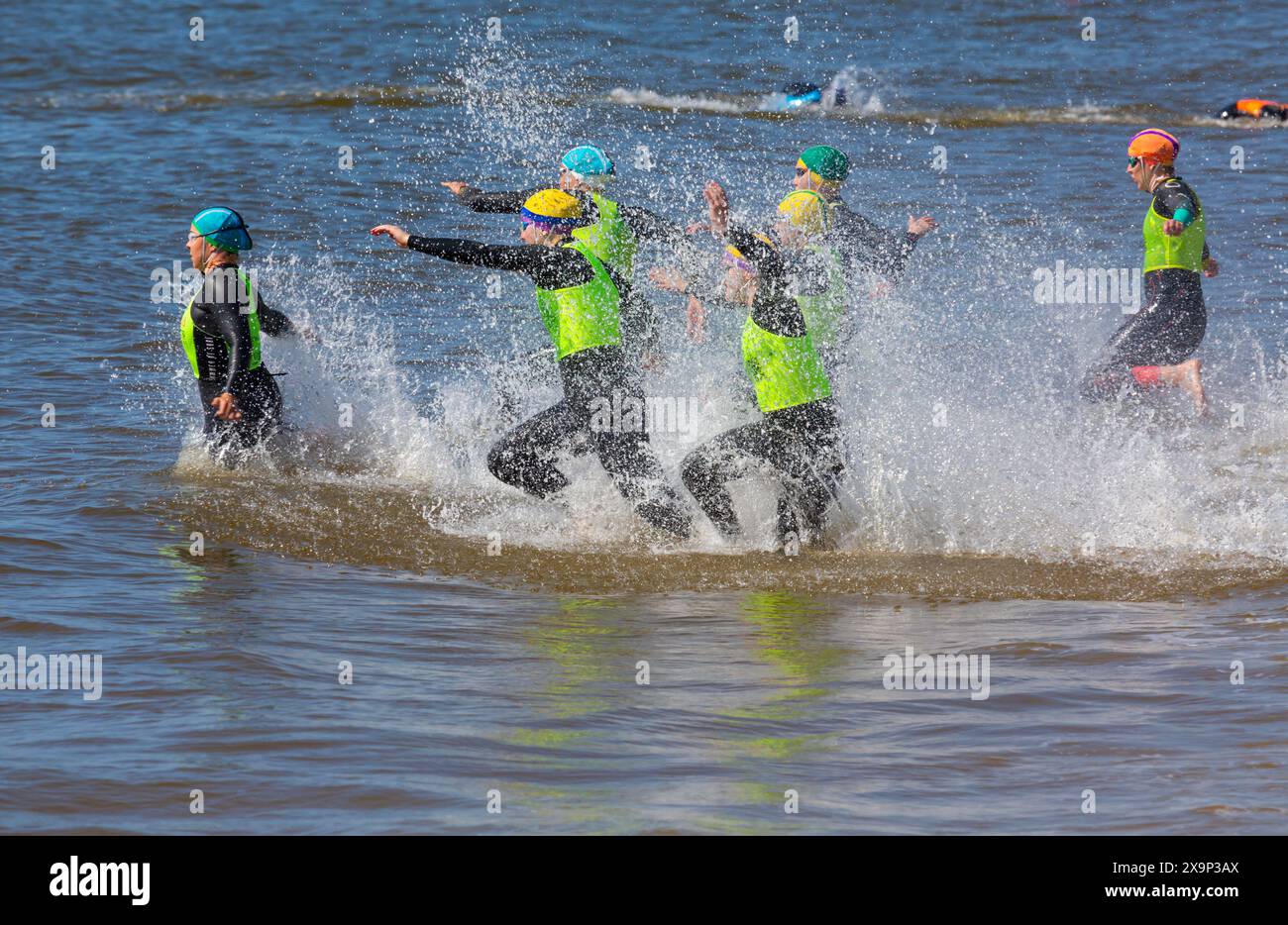 Branksome Chine, Poole, Dorset, Regno Unito. 2 giugno 2024. Branksome Chine ospita la prova sulla spiaggia di GB Ocean, mentre i bagnini competono nel processo di selezione per la LWC2024 a Kurrawa, Australia. I Campionati del mondo salvavita attirano il maggior numero di atleti d'élite, con 7000 concorrenti, 12.000 tifosi e le bandiere di 50 paesi che volano da Kurrawa al Gold Coast Aquatic Centre. Una bella e calda giornata di sole. Crediti: Carolyn Jenkins/Alamy Live News Foto Stock