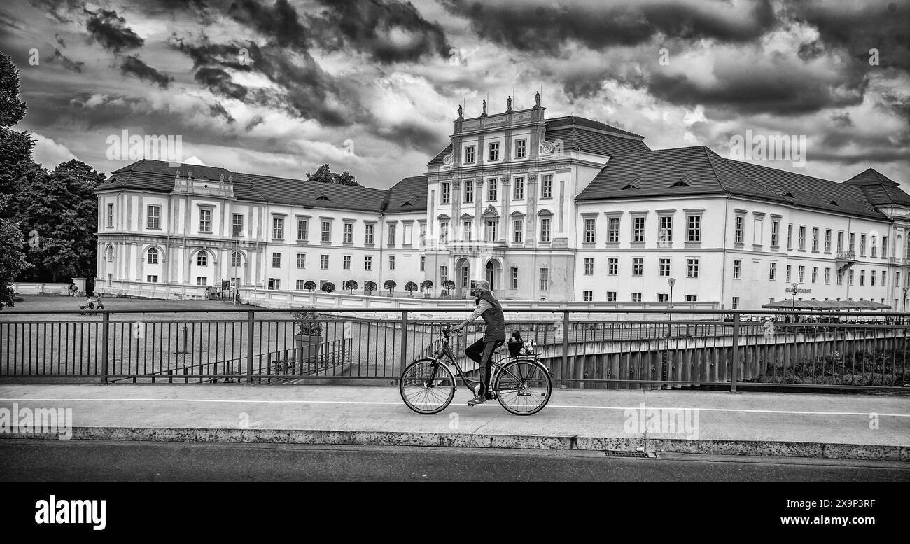 Oranienburg im Bundesland Schloss di Brandeburgo Oranienburg - 02.06.2024 Oranienburg *** Oranienburg nello Stato federale di Brandeburgo Castello di Oranienburg 02 06 2024 Oranienburg Foto Stock
