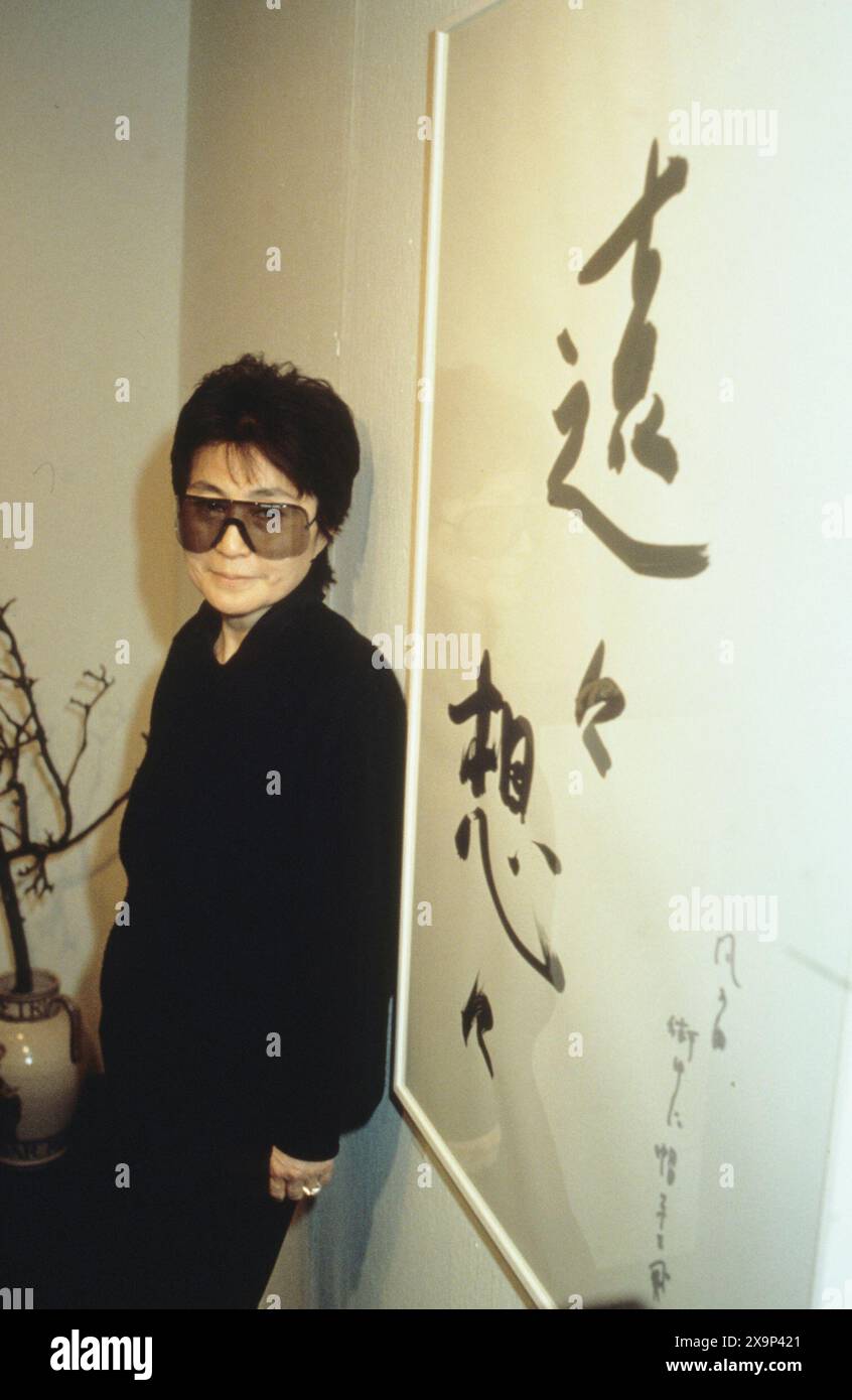 YOKO ONO artista statunitense a Stoccolma 1990 mediante il rilancio della sua arte Foto Stock