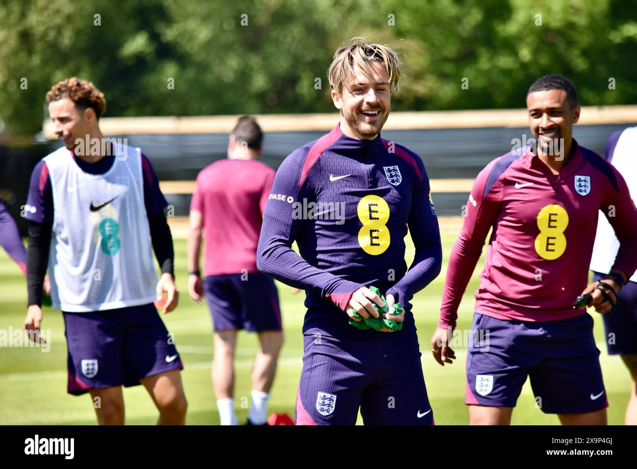Darlington, Regno Unito. 2 giugno 2024. Jack Grealish (al centro) ha ritratto insieme ai suoi compagni di squadra come la squadra provvisoria inglese di Gareth Southgate si allena al Rockliffe Park di Middlesbrough in vista della partita contro la Bosnia-Erzegovina come parte dei preparativi per i Campionati europei UEFA. Grealish è stato successivamente lasciato fuori dalla squadra finale e non si recherà in Germania. Crediti: James Hind/Alamy Live News Foto Stock Darlington, Regno Unito. 2 giugno 2024. Jack Grealish (al centro) ha ritratto insieme ai suoi compagni di squadra come la squadra provvisoria inglese di Gareth Southgate si allena al Rockliffe Park di Middlesbrough in vista della partita contro la Bosnia-Erzegovina come parte dei preparativi per i Campionati europei UEFA. Grealish è stato successivamente lasciato fuori dalla squadra finale e non si recherà in Germania. Crediti: James Hind/Alamy Live News Foto Stock