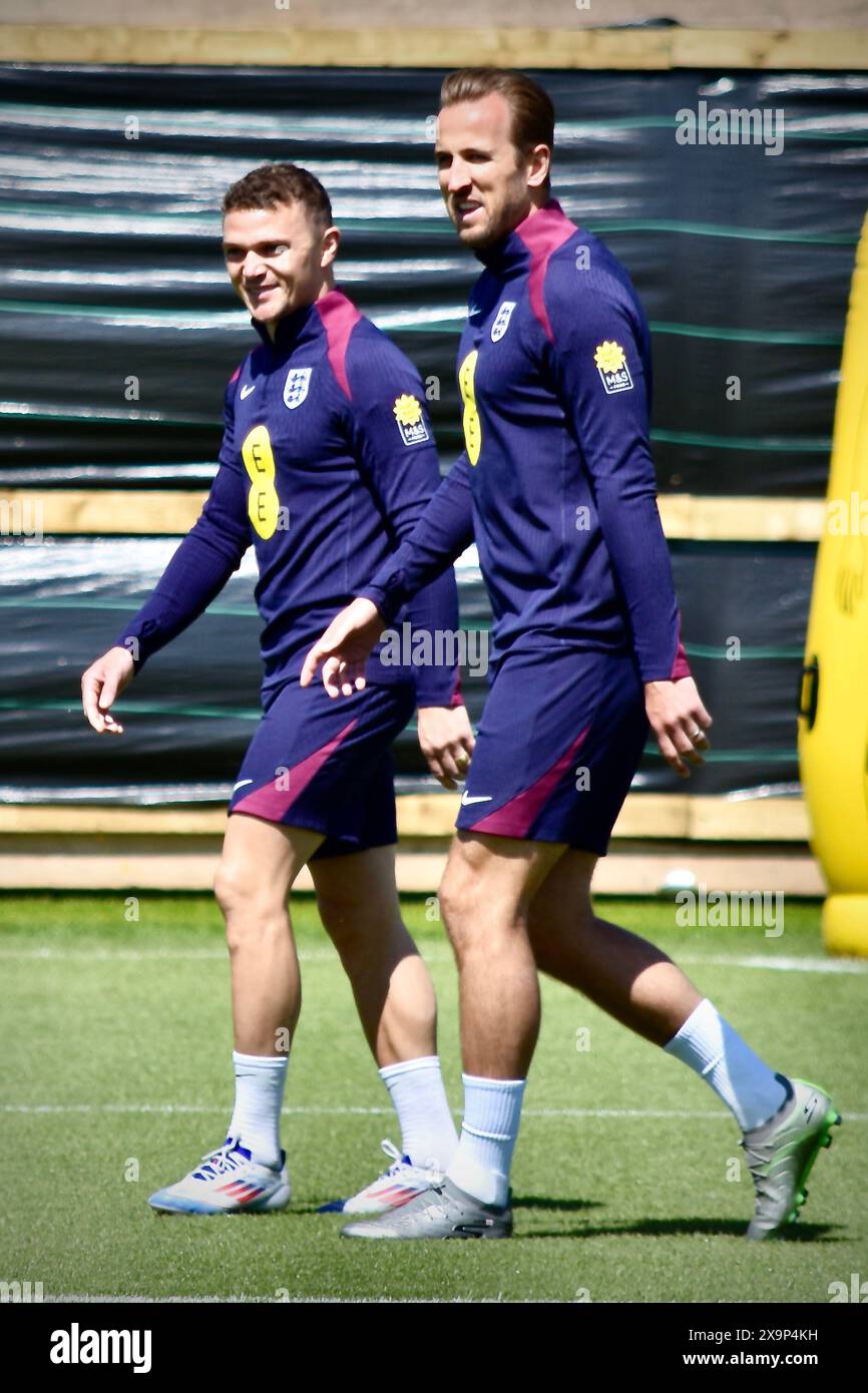 Darlington, Regno Unito. 2 giugno 2024. Kieran Trippier e Harry Kane, nella foto, si allenano al Rockliffe Park di Middlesbrough prima della partita contro la Bosnia-Erzegovina, come parte dei preparativi per i Campionati europei UEFA. Crediti: James Hind/Alamy Live News Foto Stock