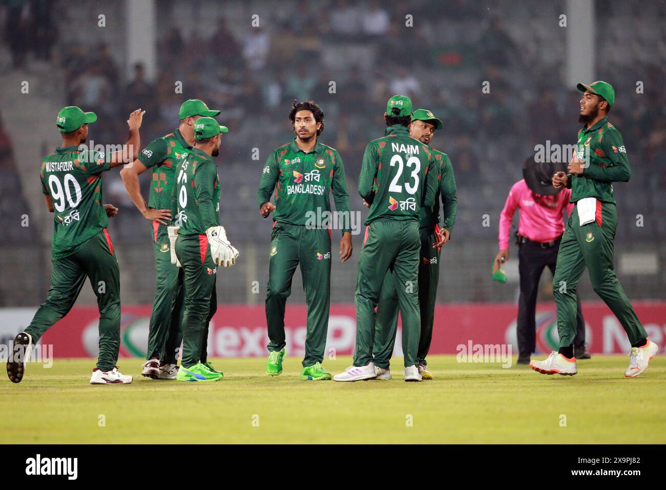 I giocatori del Bangladesh festeggiano durante la seconda partita internazionale T20 contro lo Sri Lanka al Sylhet International Cricket Stadium (SICS) , Lakkatura, Foto Stock
