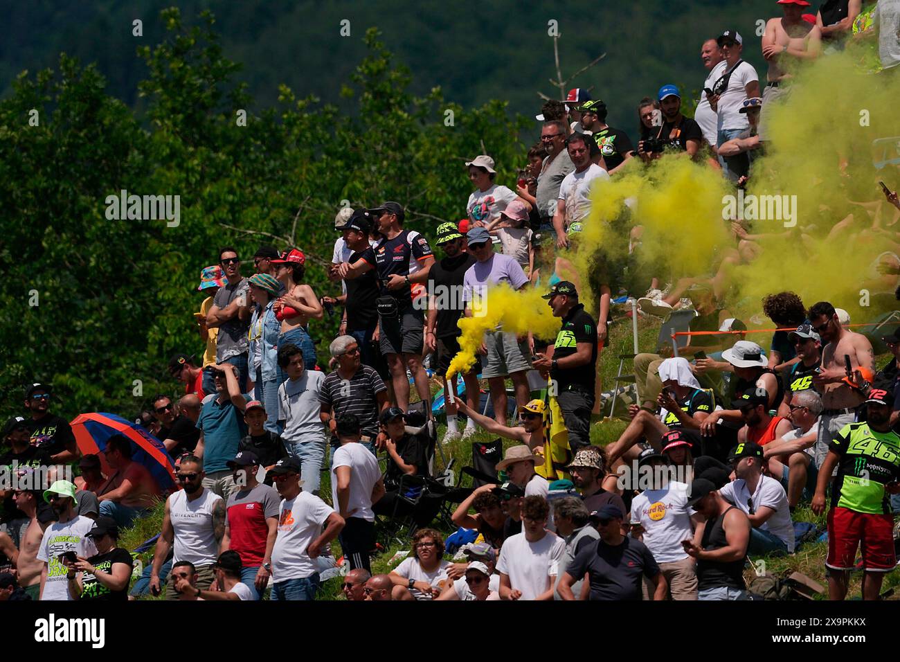 Mugello, Italien. 2 giugno 2024. 02.06.2024, autodromo Internazionale del Mugello, Mugello, MotoGP Gran Premio d'Italia 2024, in foto le tribune complete del Mugello. Credito: dpa/Alamy Live News Foto Stock