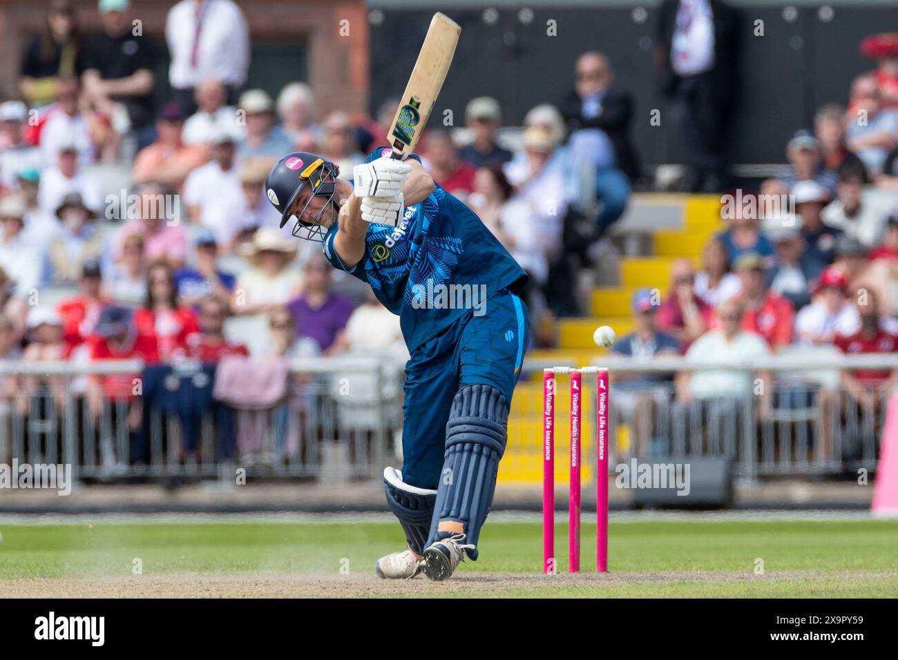 Old Trafford, Manchester domenica 2 giugno 2024. Mitch Wagstaff #22 Derbyshire County Cricket Club in battuta durante la partita Vitality Blast T20 tra Lancashire e Derbyshire County Cricket Club a Old Trafford, Manchester, domenica 2 giugno 2024. (Foto: Mike Morese | mi News) crediti: MI News & Sport /Alamy Live News Foto Stock