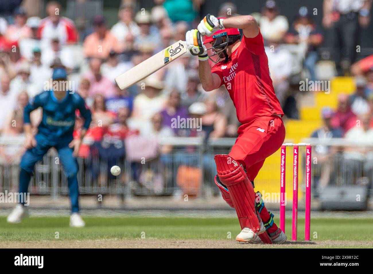 Old Trafford, Manchester domenica 2 giugno 2024. Tom Bruce #42 del Lancashire Cricket Club batting durante il Vitality Blast T20 match tra Lancashire e Derbyshire County Cricket Club a Old Trafford, Manchester, domenica 2 giugno 2024. (Foto: Mike Morese | mi News) crediti: MI News & Sport /Alamy Live News Foto Stock