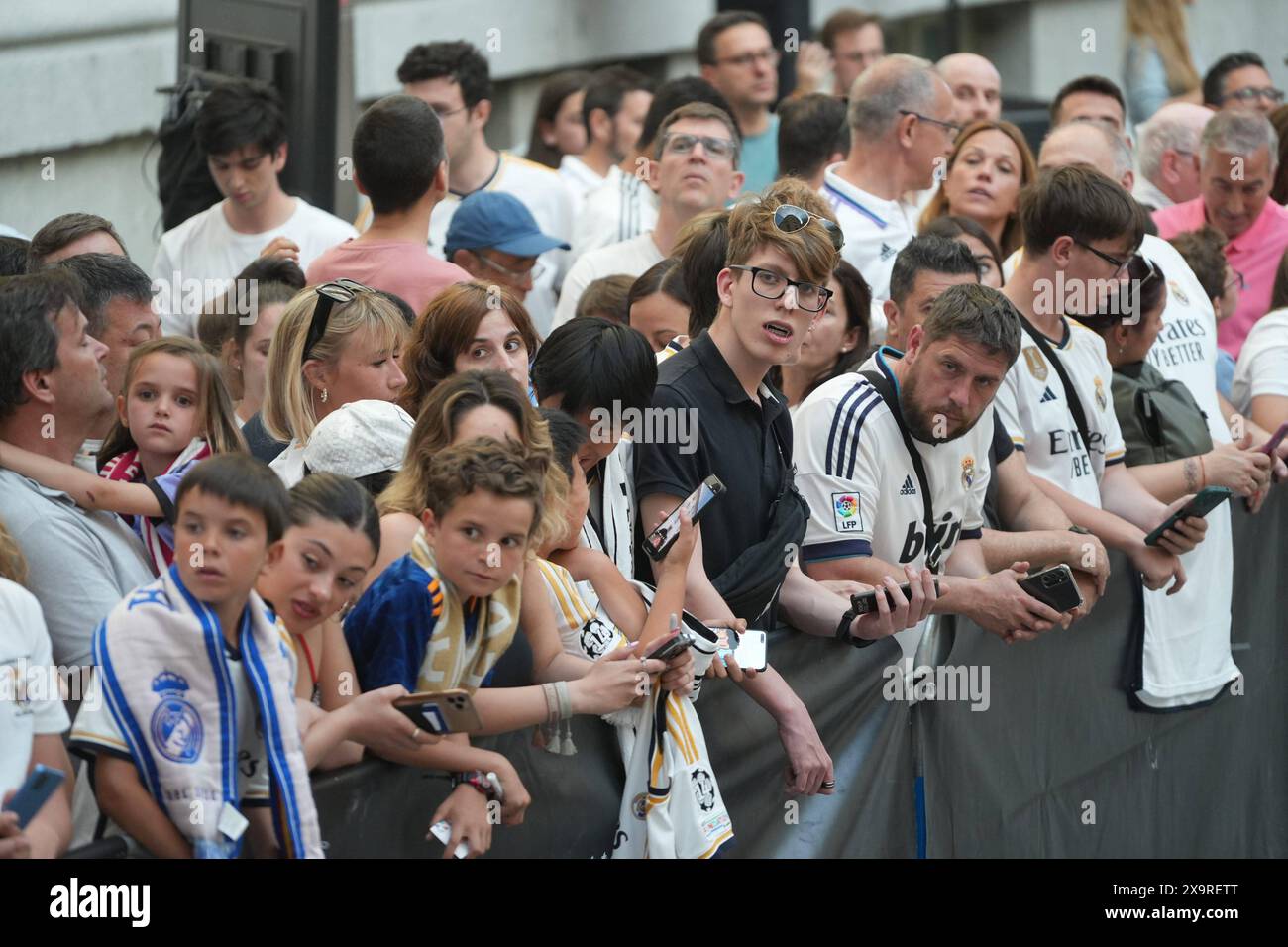 Madrid, Spagna. 2 giugno 2024. Giocatori del Real Madrid durante la celebrazione della 15a vittoria del Real Madrid in campionato alla Plaza de Cibeles di Madrid. 2 giugno 2024 credito: CORDON PRESS/Alamy Live News Foto Stock