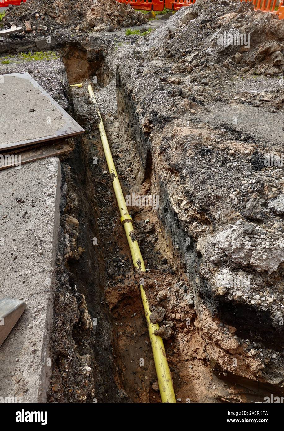 Nuovi tubi di plastica del gas in costruzione a New Mills, Derbyshire Foto Stock