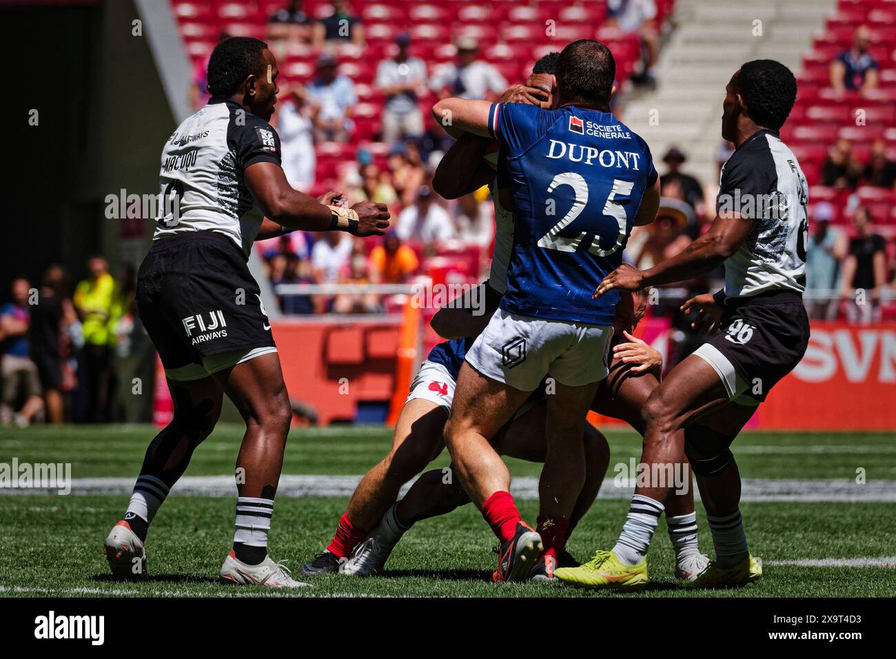 Madrid, Spagna. 2 giugno 2024. Le finali del campionato di rugby a 7 lo scorso giorno. SEMIFINALI UOMO, Fiji 7s vs France 7s Questo weekend, squadre di tutto il mondo si sfidano nell'attesissima finale del campionato di rugby Sevens, mettendo in mostra velocità, abilità e strategia in un torneo frenetico ed emozionante. Ci si aspetta che gli spettatori riempiano gli stand, creando un'atmosfera elettrica nel locale. Crediti: Enriquepsans/Alamy Live News Foto Stock