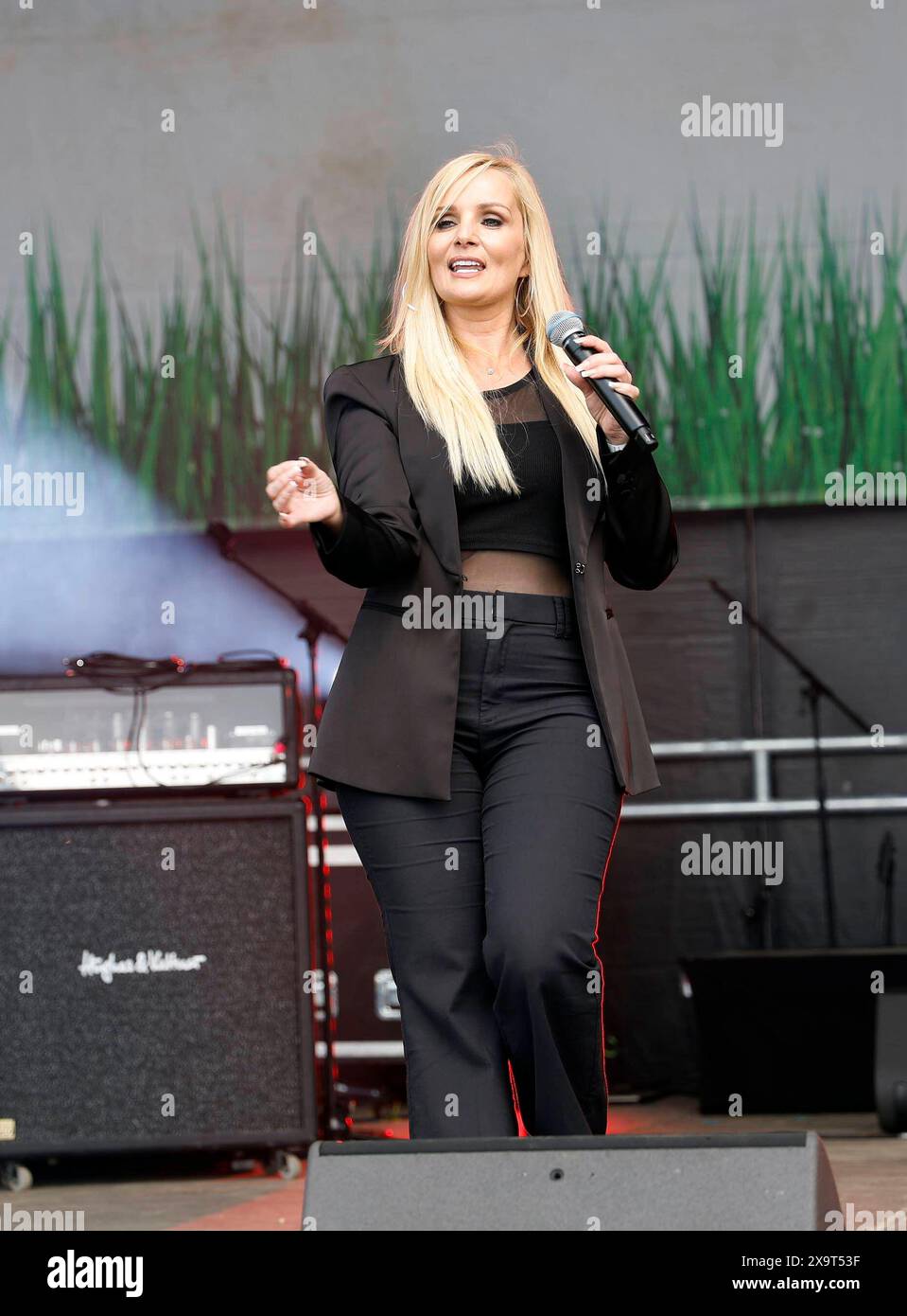 Antje Klann beim Open Air Schlager Olymp 2024 auf dem Berliner Festplatz. *** Antje Klann all'Open Air Schlager Olymp 2024 sulla fiera di Berlino Foto Stock