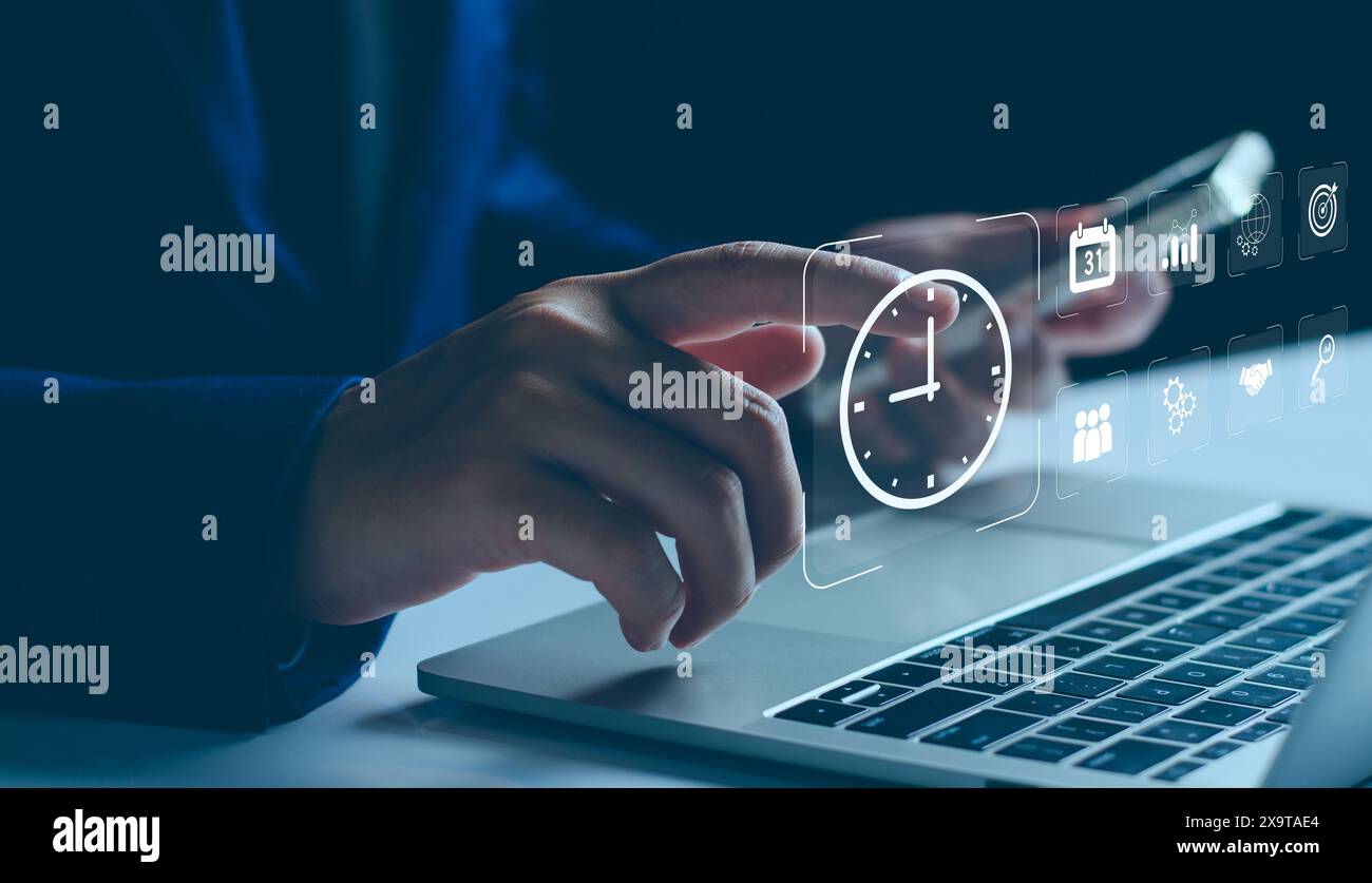 Concetto di gestione del tempo. La pianificazione del lavoro aumenta l'efficienza e riduce i tempi di lavoro. Gestione del lavoro per le aziende Foto Stock