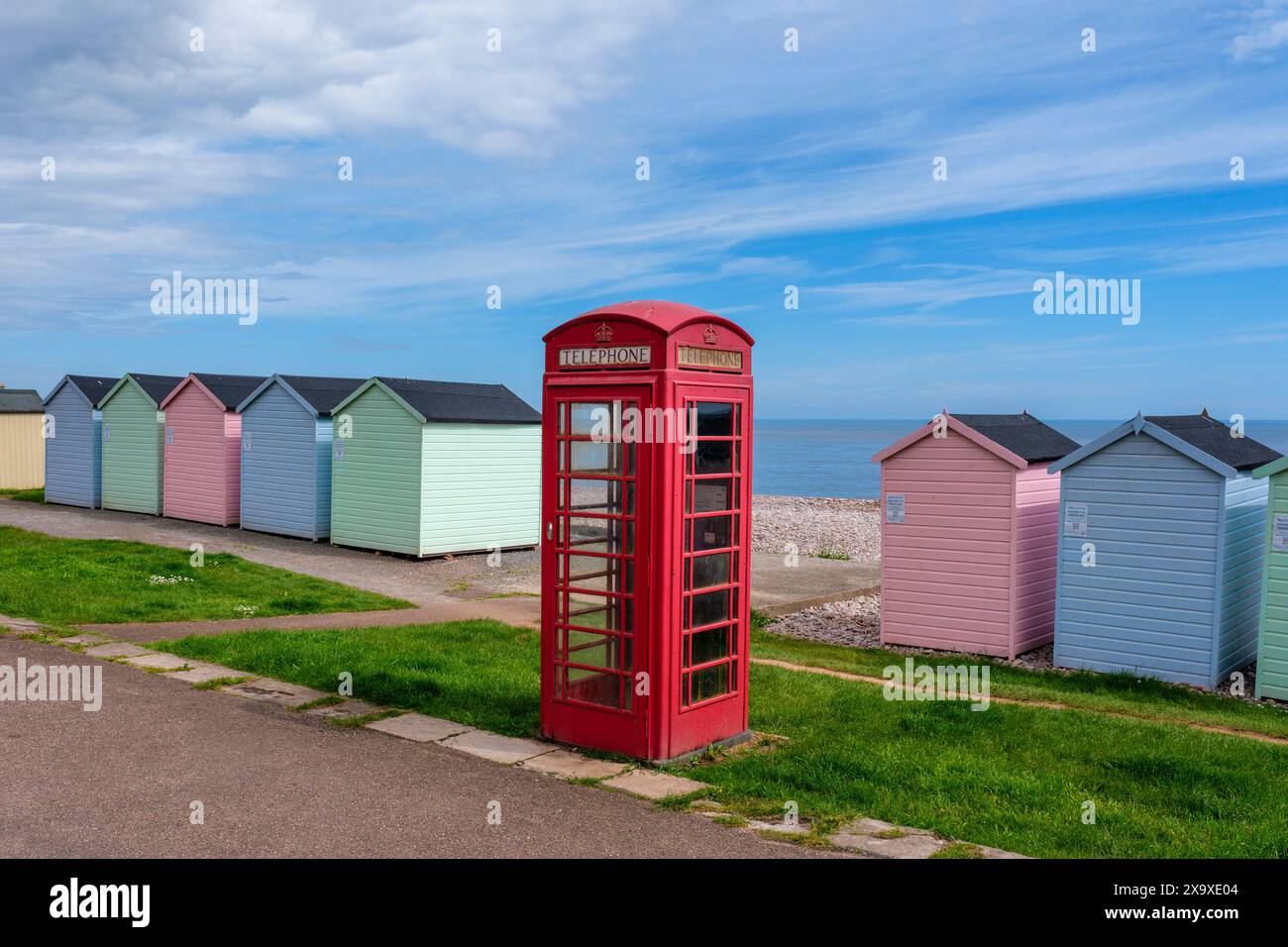 Capanne sul lungomare a Budleigh Salterton, Devon Foto Stock
