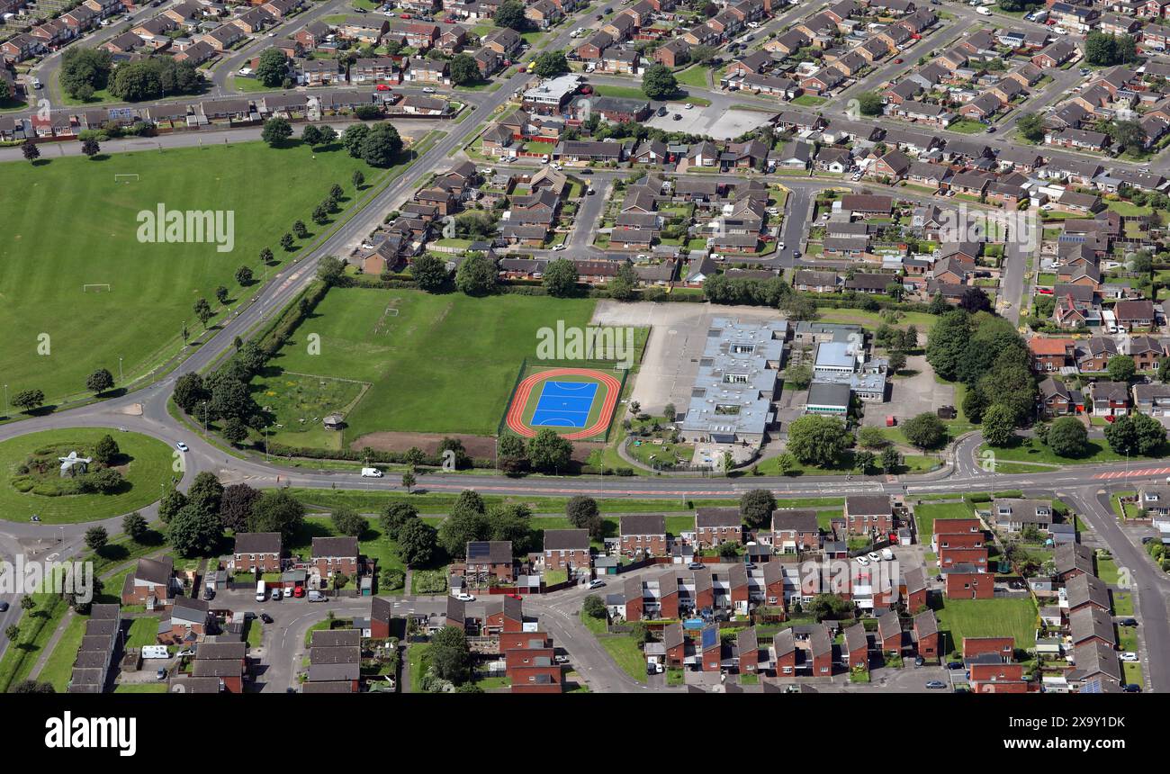 Vista aerea della scuola elementare Bader, Thornaby, Stockton-on-Tees Foto Stock