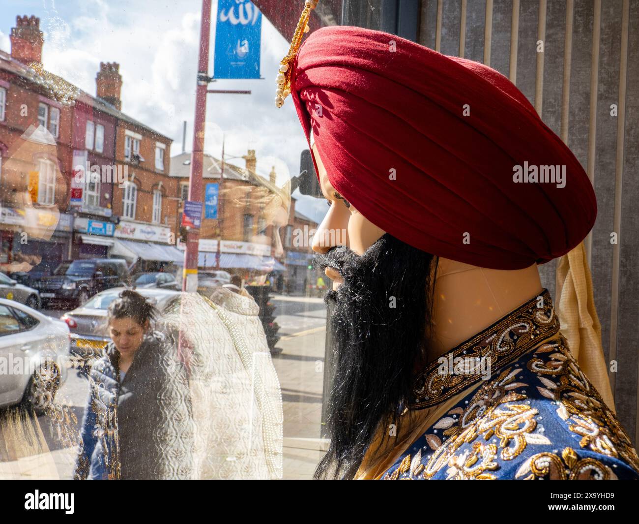 Negozi lungo Soho Road, un'area multiculturale di Birmingham, la seconda città del Regno Unito. Foto Stock