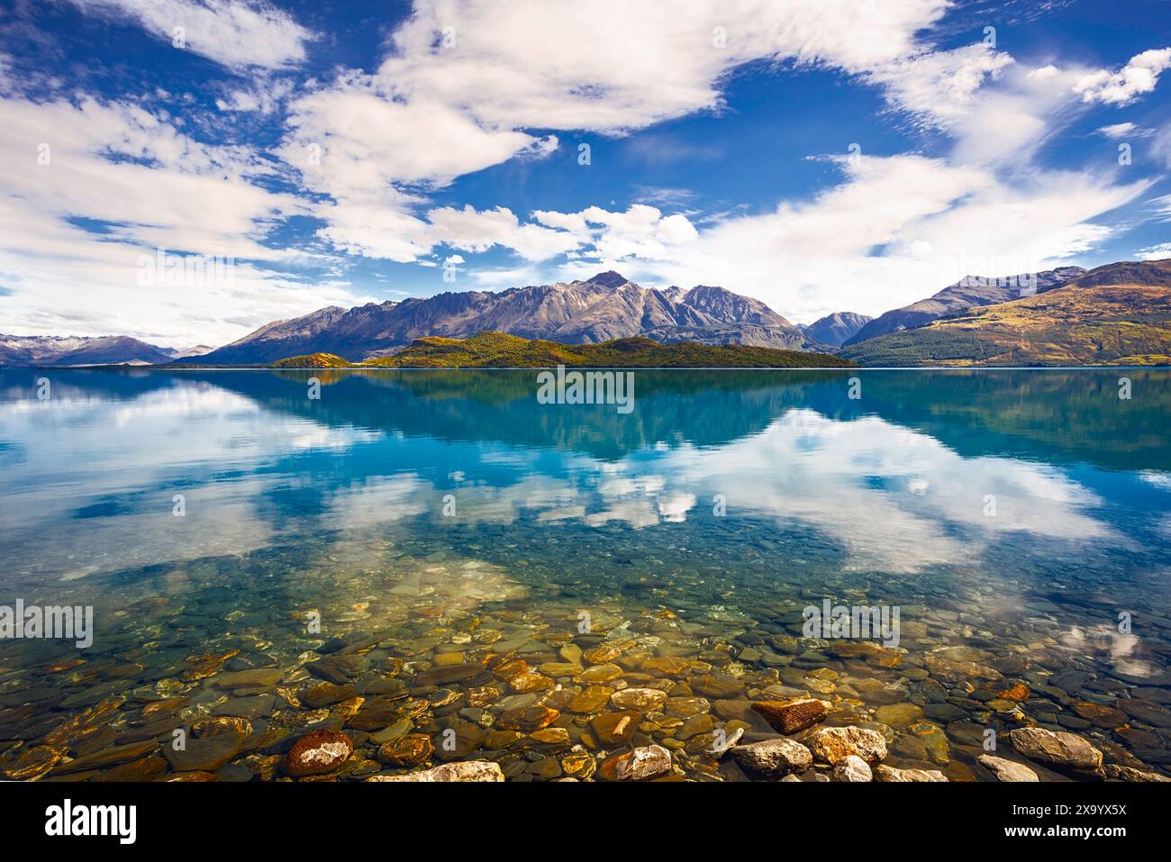 Un paesaggio acquatico del Lago Wakatipu nell'Isola del Sud, nuova Zelanda Foto Stock