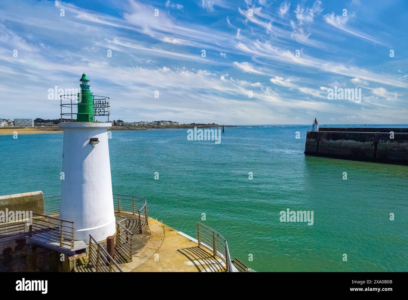 Quiberon in Bretagna, la spiaggia di Port-Maria, con il faro Foto Stock