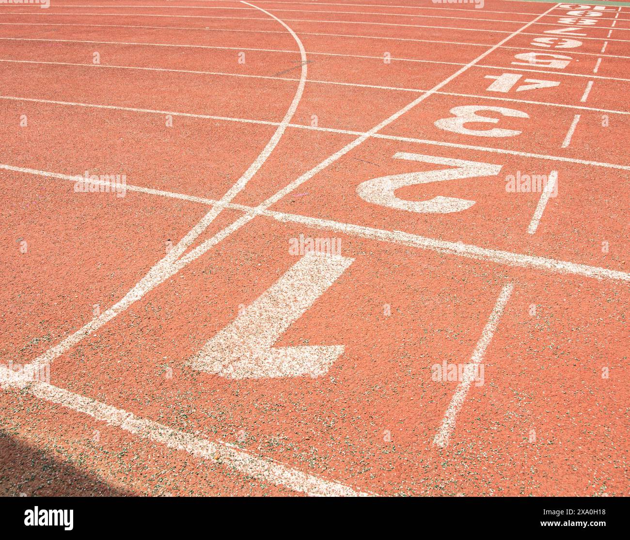La pista rossa di un'università di Wuhan è adagiata su un'enorme piattaforma di osservazione Foto Stock