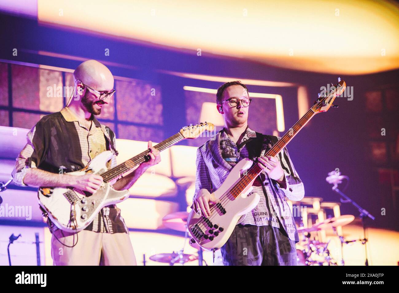 Roma, Italia. 10 maggio 2024. Lorenzo Pasini e Simone Pagani si esibiscono sul palco con la loro band Pinguini attici Nucleari al Palazzo dello Sport di Roma. (Foto di Valeria Magri/SOPA Images/Sipa USA) credito: SIPA USA/Alamy Live News Foto Stock