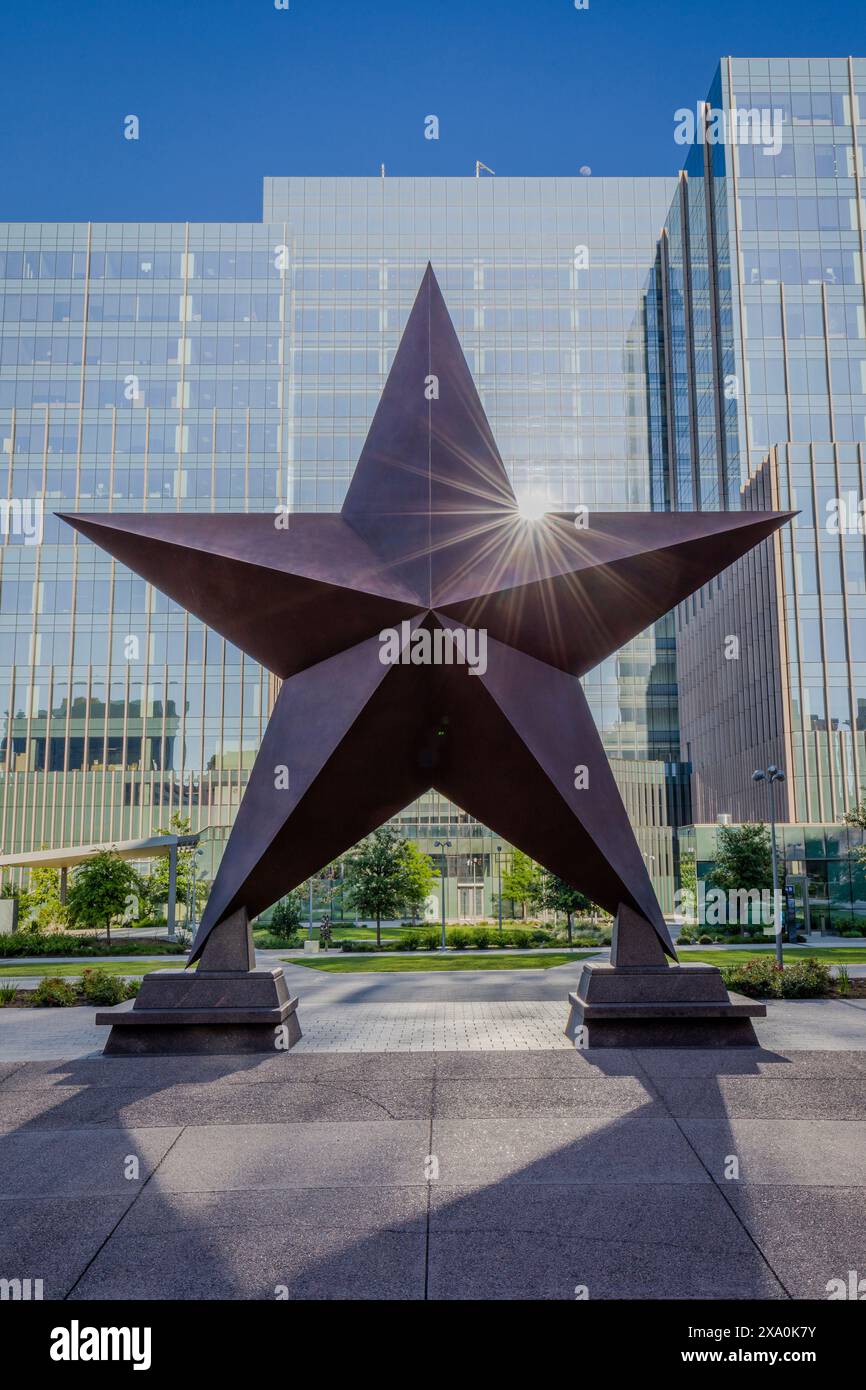 Scultura gigante Texas Lone Star fuori dal Bullock Museum di Austin, Texas. Foto Stock