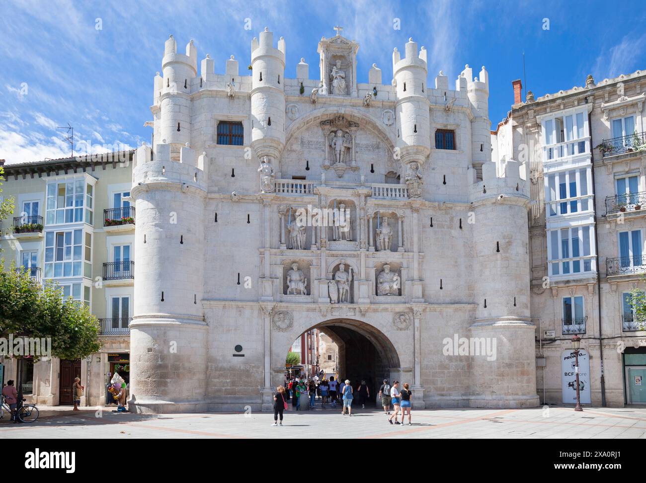 Europa, Spagna, Burgos, Arco de Santa María (porta medievale ad arco nella città murata) Foto Stock