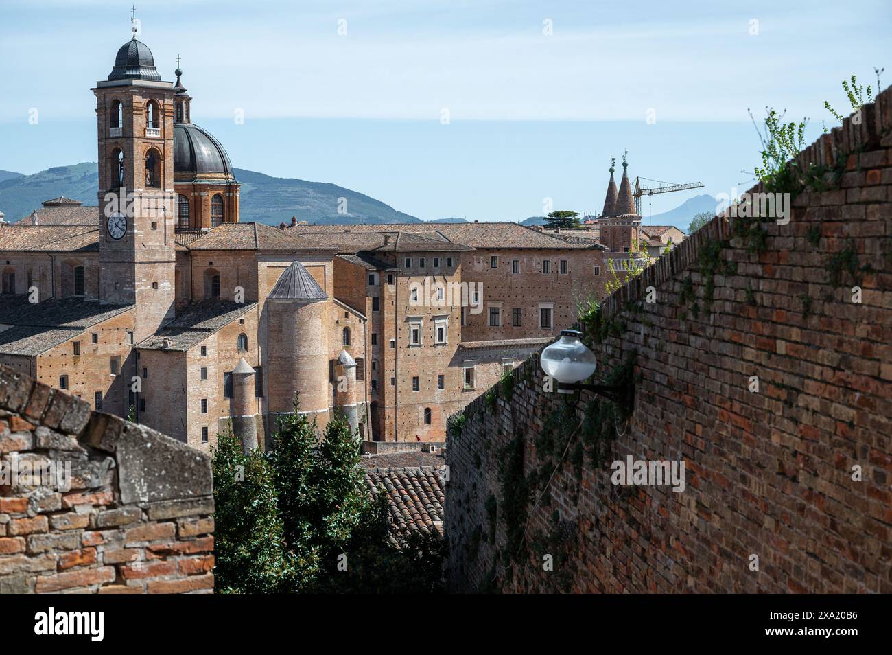 Palazzo Ducale, un edificio rinascimentale nella città italiana di Urbino nelle Marche Foto Stock