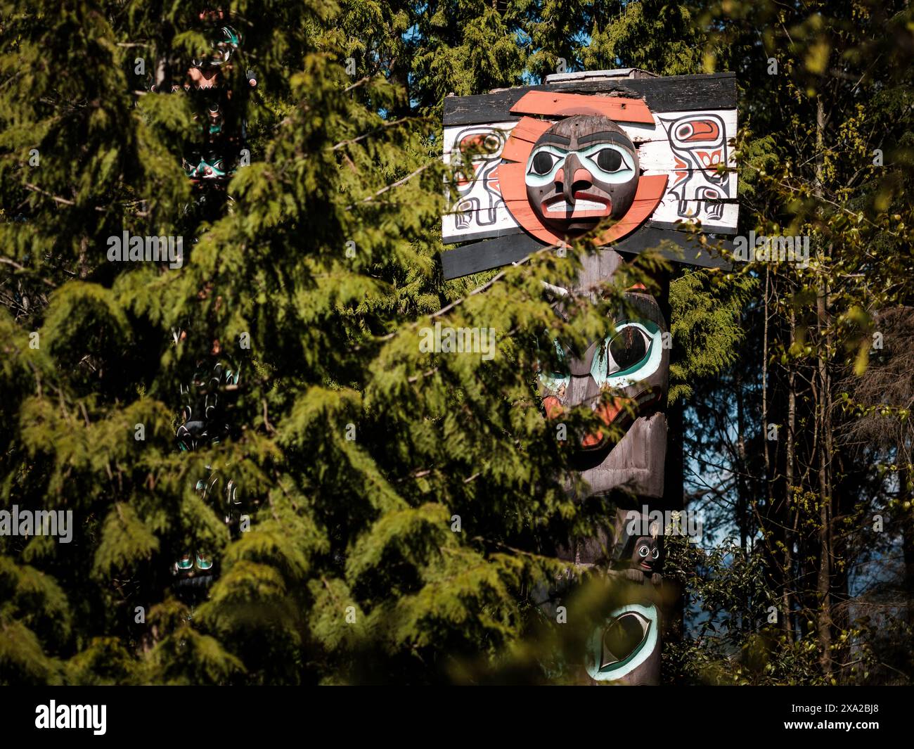 I famosi pali totemici all'interno di Stanley Park, Vancouver, Canada. Foto Stock