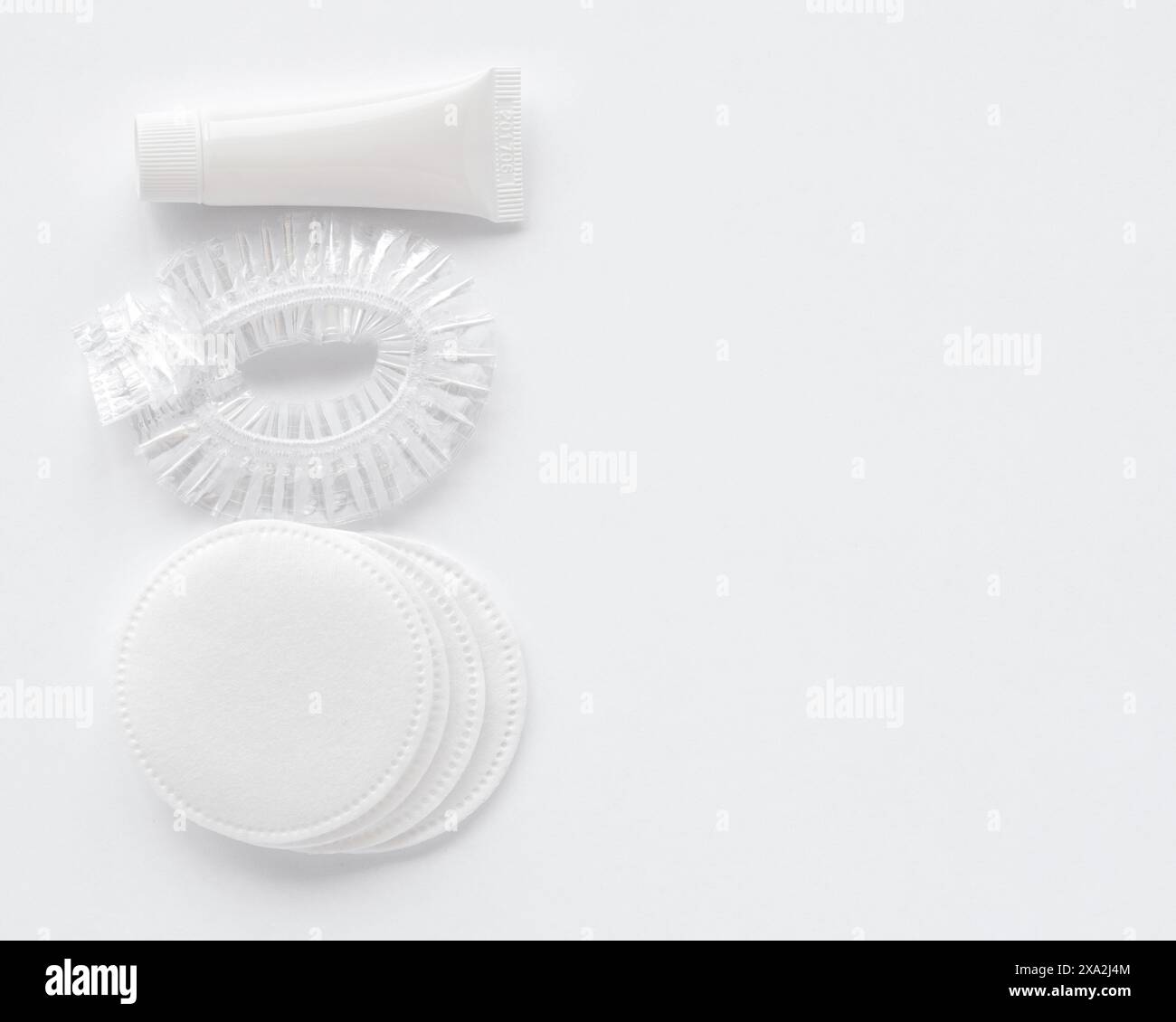 Servizi igienici in camera. Kit di cortesia e convenienza Foto Stock