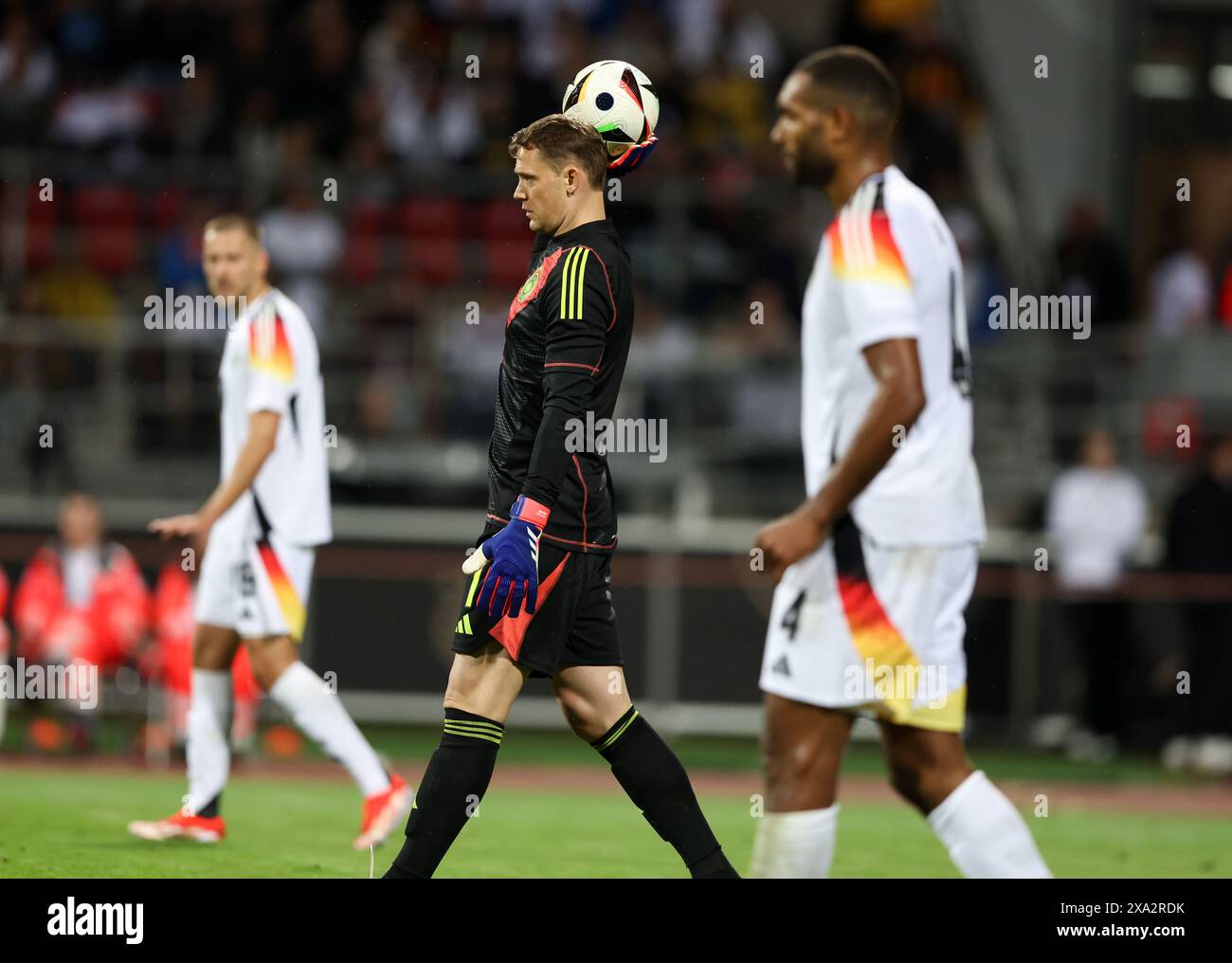 NORIMBERGA, GERMANIA - 03 GIUGNO: Manuel Neuer, tedesco, reagisce durante l'amichevole internazionale tra Germania e Ucraina al Max-Morlock-Stadion il 3 giugno 2024 a Norimberga, Germania. © diebilderwelt / Alamy Stock Foto Stock