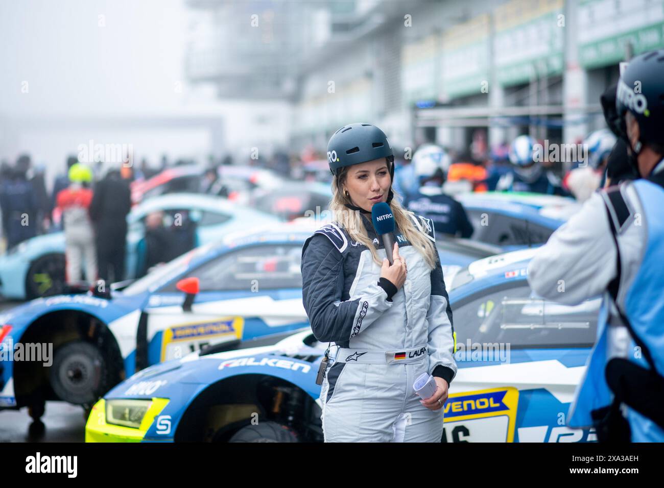 Laura Papendick (RTL Nitro TV Moderatorin), GER, 52. ADAC Ravenol 24h Nuerburgring, 24 Stunden Rennen, 02.06.2024 foto: Eibner-Pressefoto/Michael Memmler Foto Stock