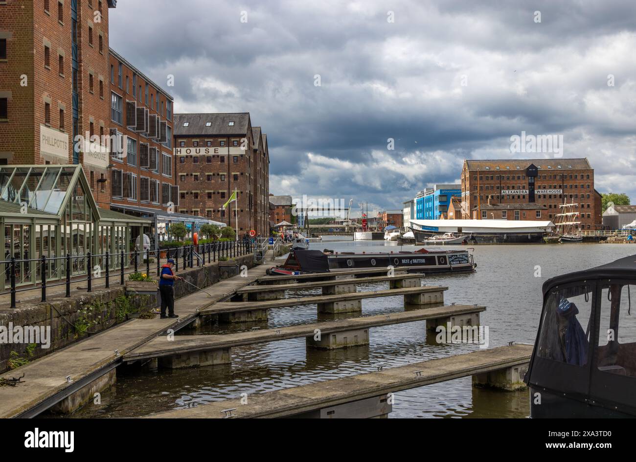 Magazzini vittoriani restaurati e convertiti nel Gloucester Docks, Inghilterra Regno Unito Foto Stock