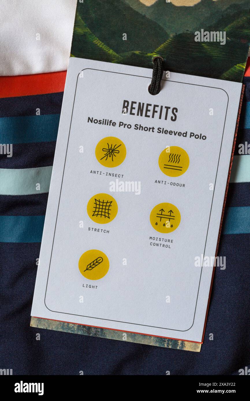 Etichetta Nosilife Benefits sulla t-shirt polo a maniche corte Nosilife Pro - anti-insetti, anti-odori, elasticizzazione, controllo dell'umidità, luce Foto Stock