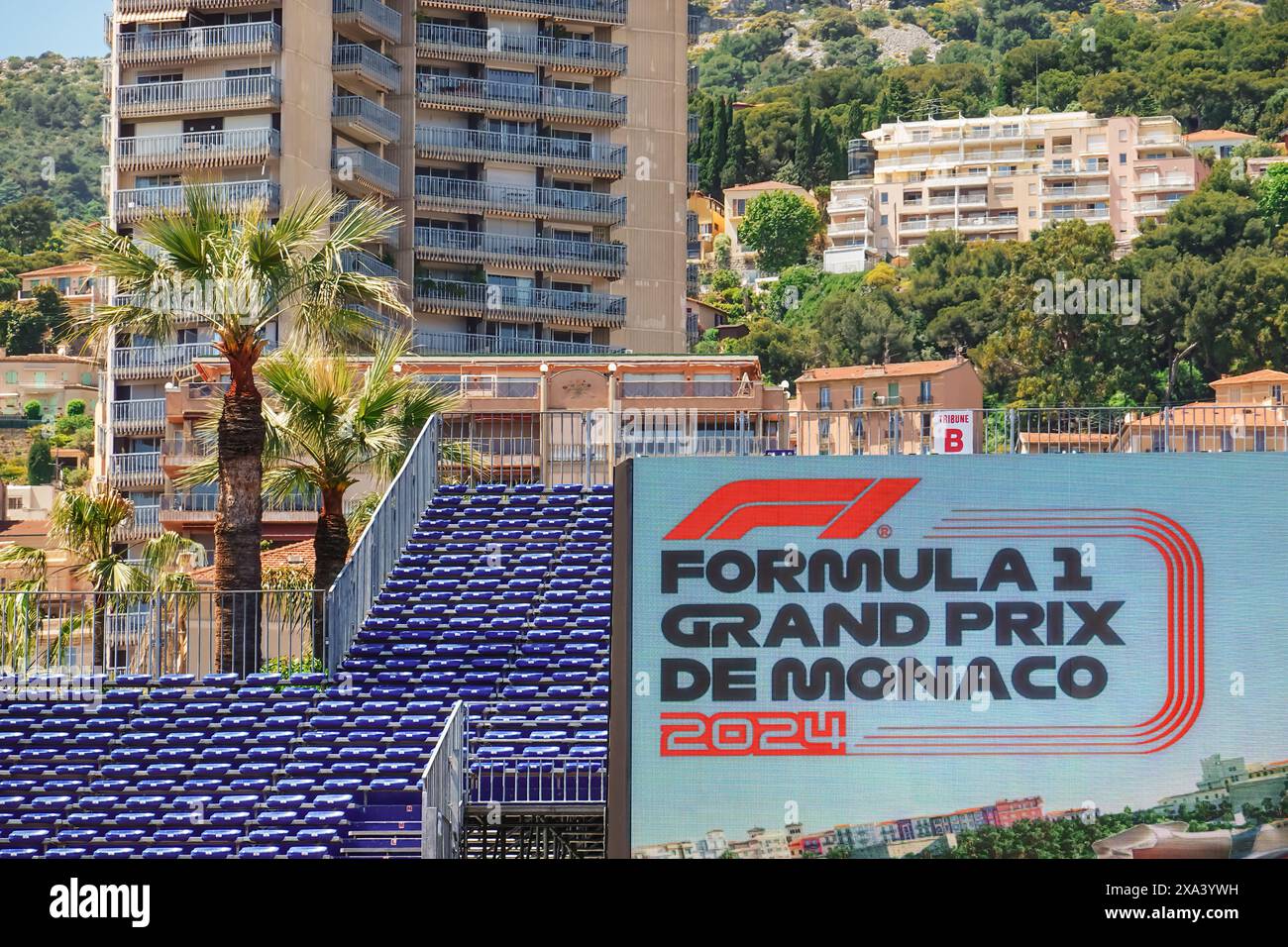 Gran Premio di Monaco 2024. Formula uno Grand Prix de Monaco. Tribuni vuoti e logo sul circuito di Monaco. Foto Stock