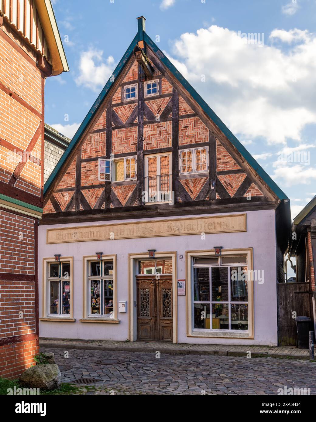 Una vista panoramica degli splendidi edifici antichi di Lauenburg, Germania Foto Stock