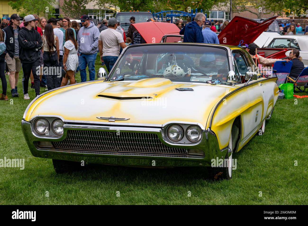 1963 Ford Thunderbird modificata al Moab Rotary Car Show di Moab, Utah. Foto Stock