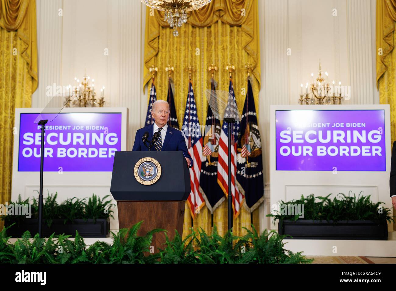 Washington, Stati Uniti. 4 giugno 2024. Il Presidente Joe Biden fa osservazioni sul confine meridionale e sui richiedenti asilo nella sala orientale della Casa Bianca di Washington DC, mentre il Presidente Biden ha firmato un ordine esecutivo che chiuderà temporaneamente il processo di richiesta di asilo. (Foto di Aaron Schwartz/Sipa USA) credito: SIPA USA/Alamy Live News Foto Stock