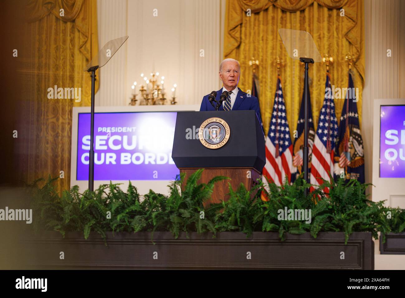 Washington, Stati Uniti. 4 giugno 2024. Il Presidente Joe Biden fa osservazioni sul confine meridionale e sui richiedenti asilo nella sala orientale della Casa Bianca di Washington DC, mentre il Presidente Biden ha firmato un ordine esecutivo che chiuderà temporaneamente il processo di richiesta di asilo. (Foto di Aaron Schwartz/Sipa USA) credito: SIPA USA/Alamy Live News Foto Stock