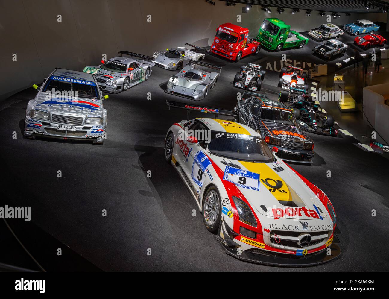 Mercedes Benz Museum, Mercedes-Benz World di Stoccarda, Baden Wuertemberg, Germania, Europa Foto Stock