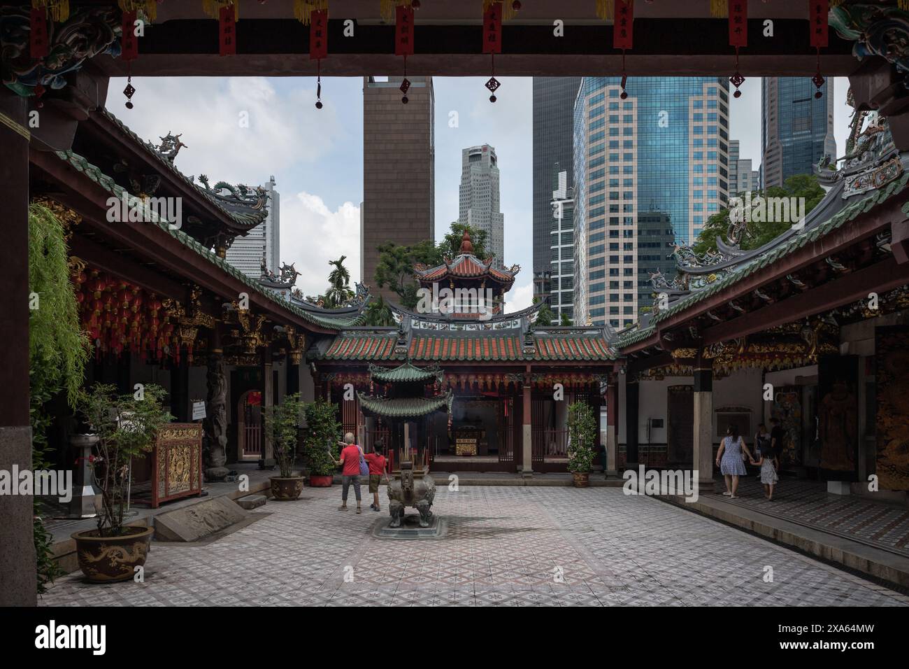 Il tempio Thian Hock di Singapore, un luogo sacro di culto Foto Stock