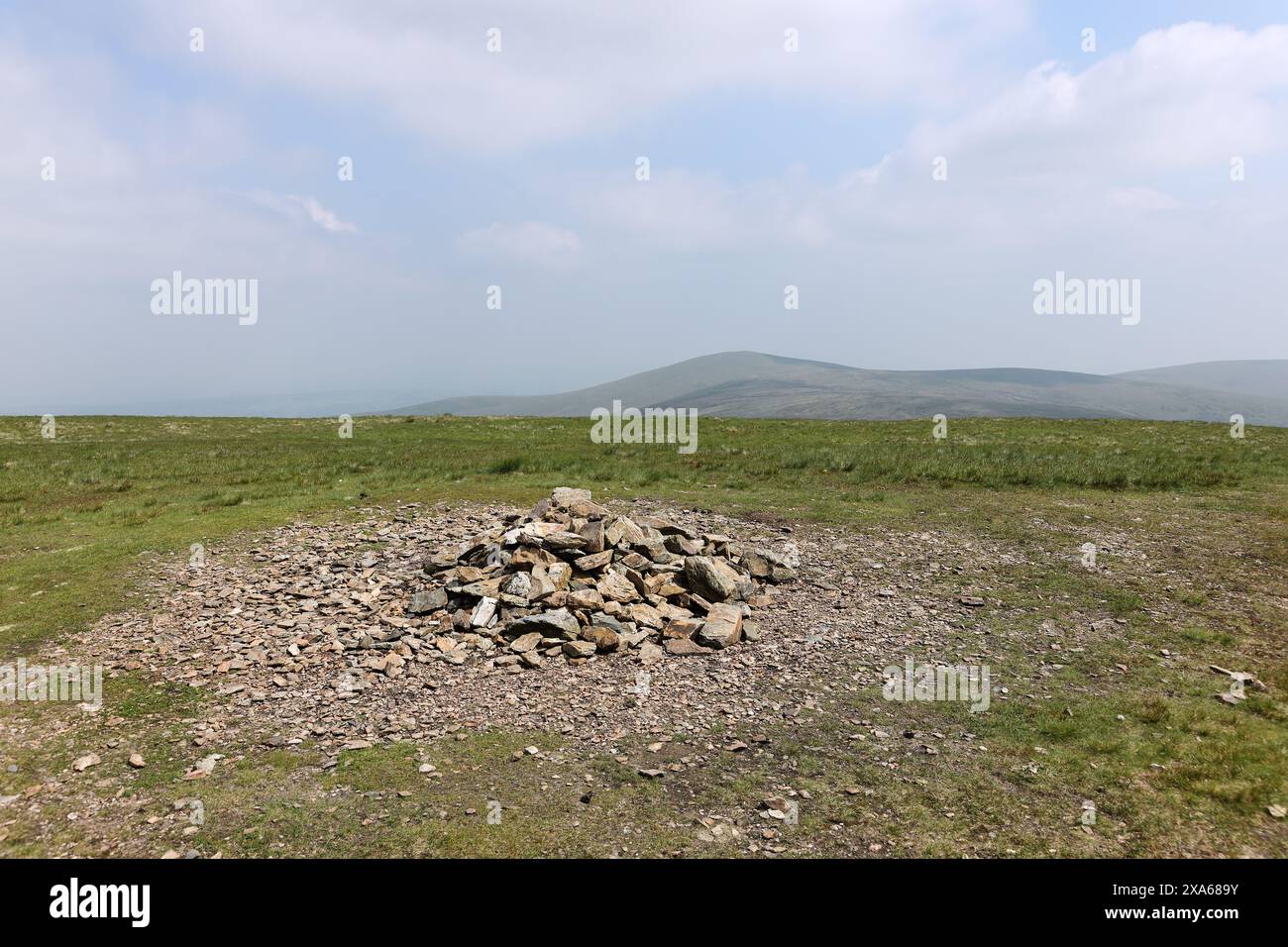 La cima di Knott e la vista verso High Pike, Uldale Fells, Lake District, Cumbria, Regno Unito Foto Stock