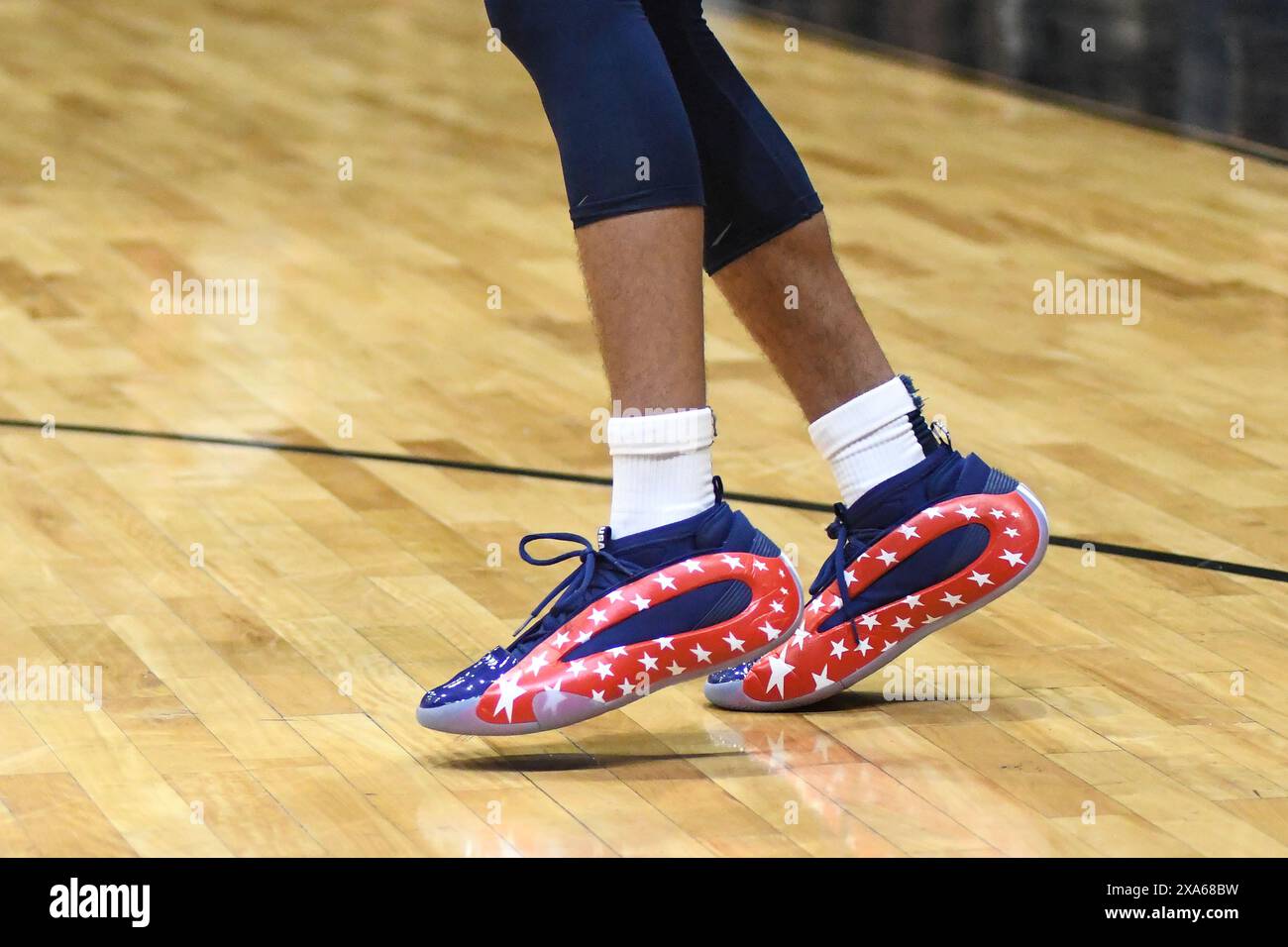 Adidas James Harden Vol 8. USA Basketball Edition Foto Stock