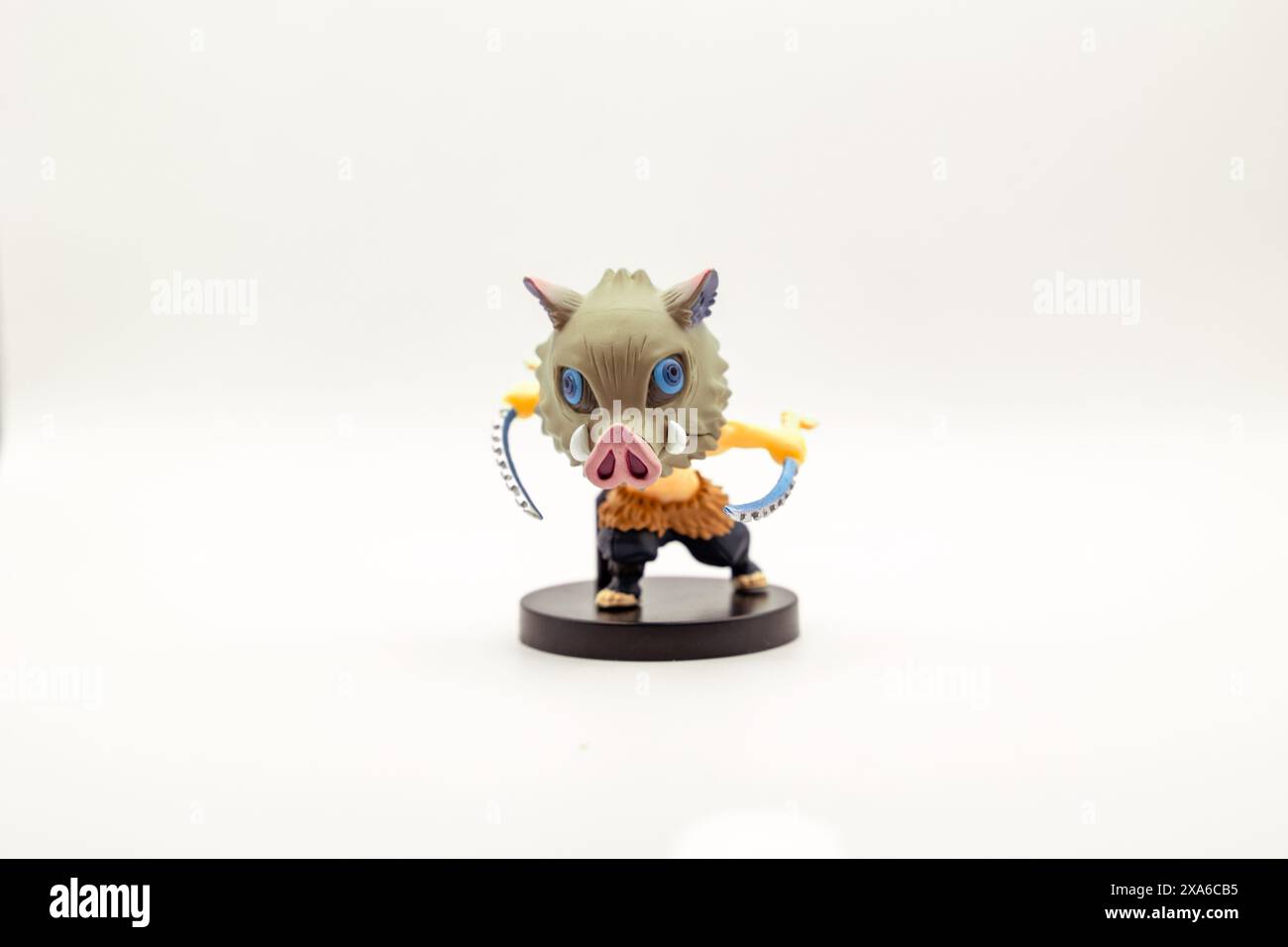 Action figure Chibi Bidheaven Demon Slayer ispirata a Inosuke di Kimetsu no Yaiba. Foto Stock