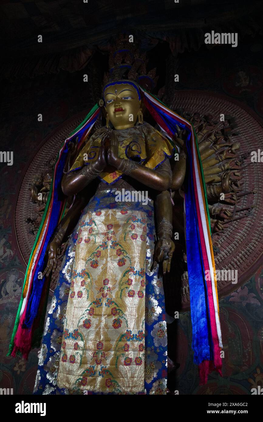 Statua di Buddha a Kumbum Stupa nella contea di Gyantse, Tibet, Cina Foto Stock