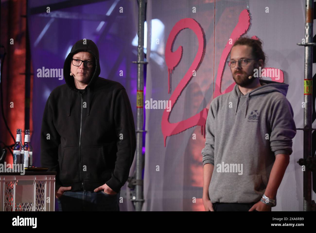 Berlin, Deutschland, 28.05.2024: Stazione: Digitalmesse re:publica - Tag 2: Nico und Arne Semsrott *** Berlino, Germania, 28 05 2024 Station Digital Fair Re publica Day 2 Nico and Arne Semsrott Copyright: XdtsxNachrichtenagenturx dts_38231 Foto Stock