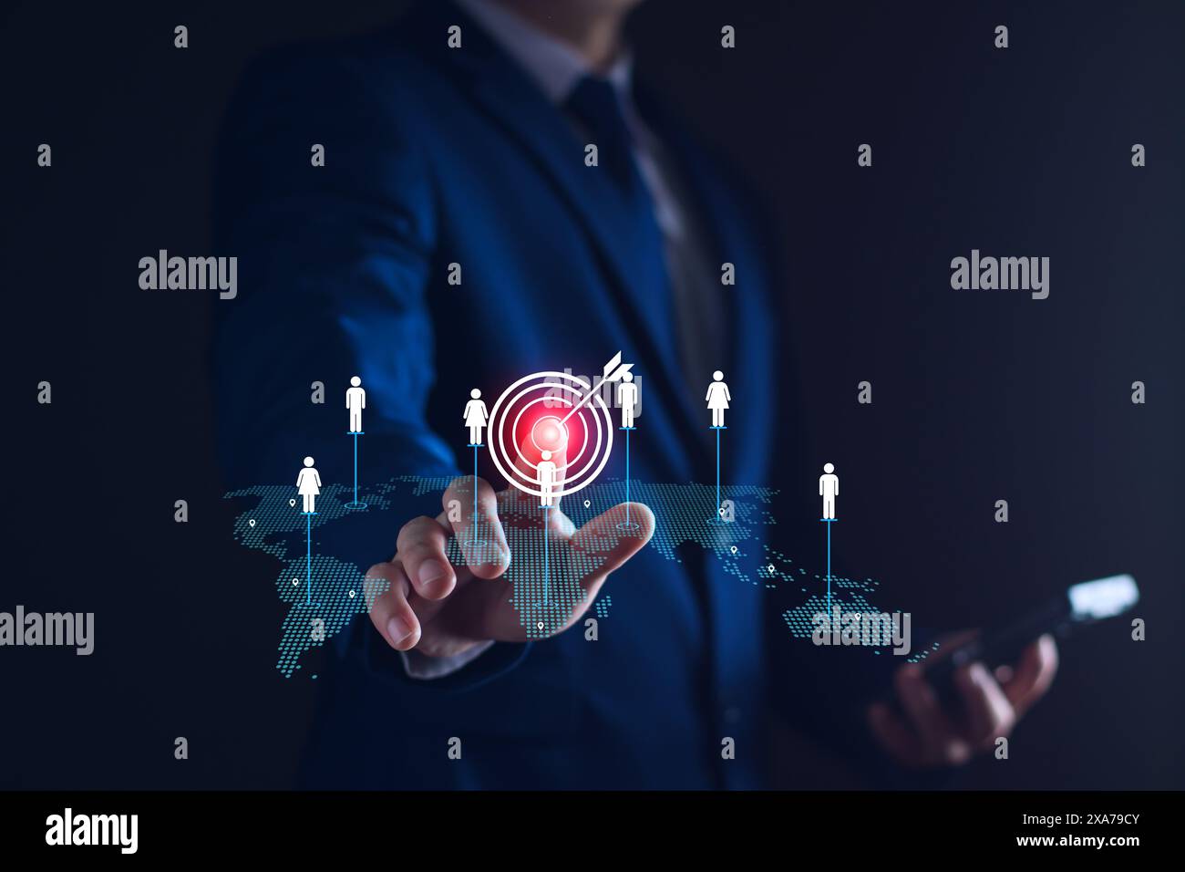 Customer Relationship Management, uomo d'affari che ha stabilito un obiettivo con la tecnologia di rete globale dei clienti strutturali, lo sviluppo di Data Exchange. Servizio clienti Foto Stock