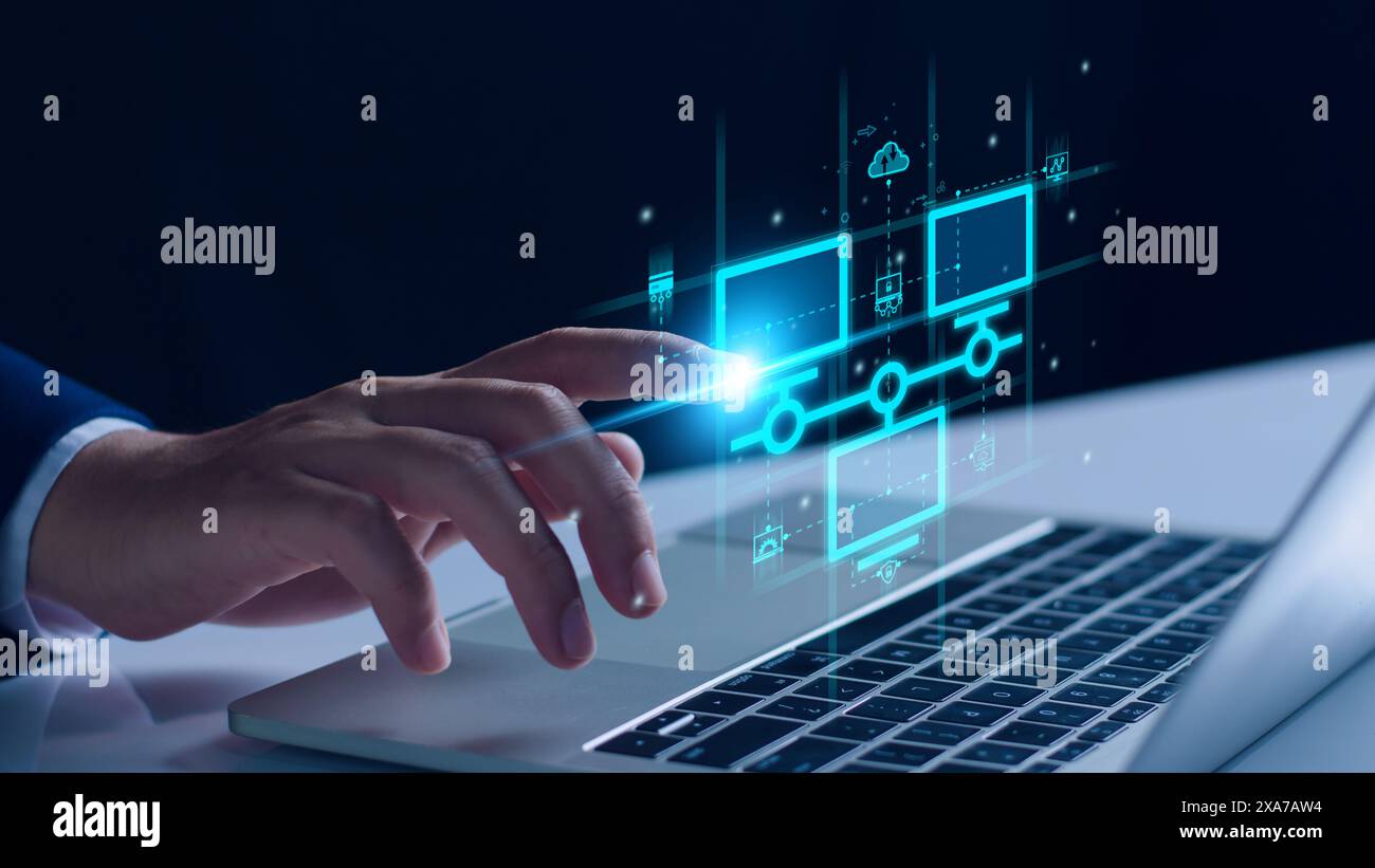 Tecnologia di scambio dati intelligente, trasferimento dati, connessione di rete cloud al server Internet dell'azienda. Archiviazione dei dati online e sicurezza informatica. Cloud Sy Foto Stock