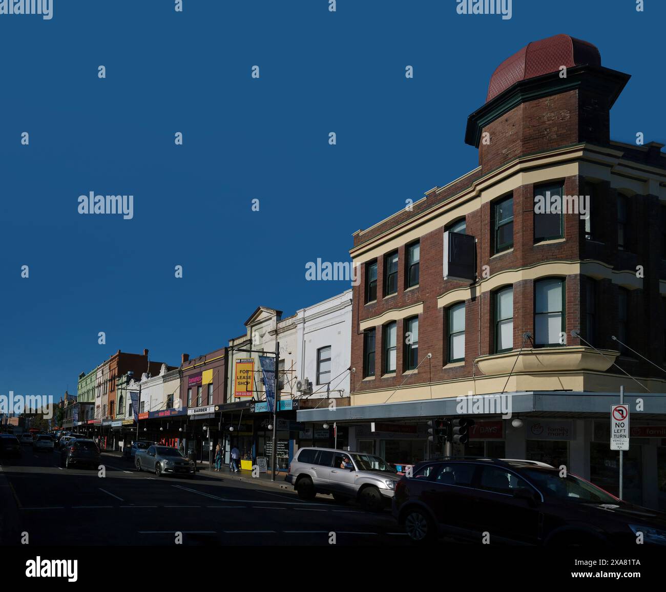 King Street, Newtown, Sydney, Marcus Clark Building, un edificio architettonico della Federazione commerciale con una torre ottagonale a cupola in metallo pressato Foto Stock