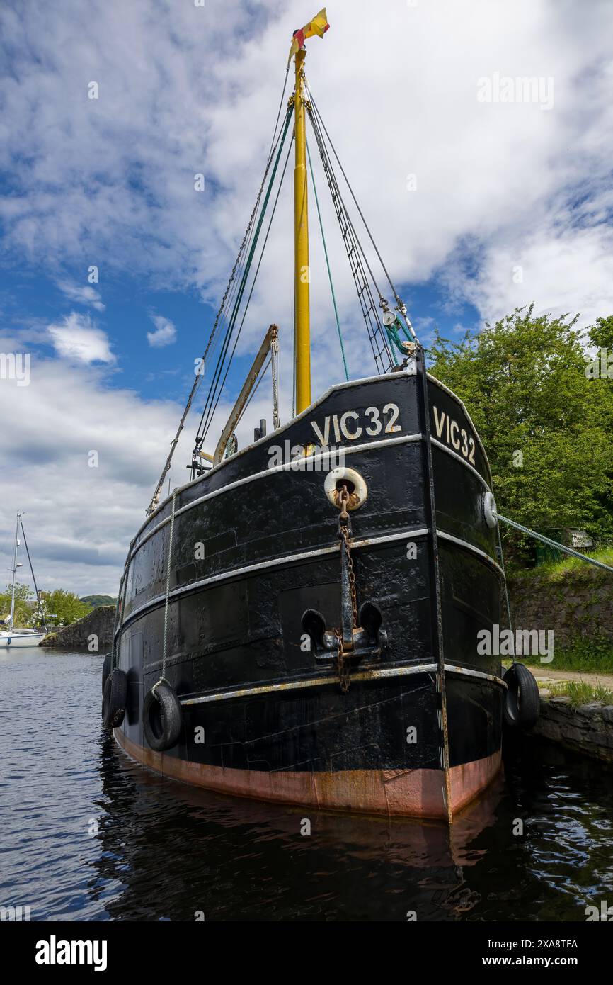 CRINAN ARGYLL & BUTE, SCOZIA, REGNO UNITO, MAGGIO 30. VIC 32 puffer al porto di Crinan ad Argyll e Bute, in Scozia, il 30 maggio 2024 Foto Stock