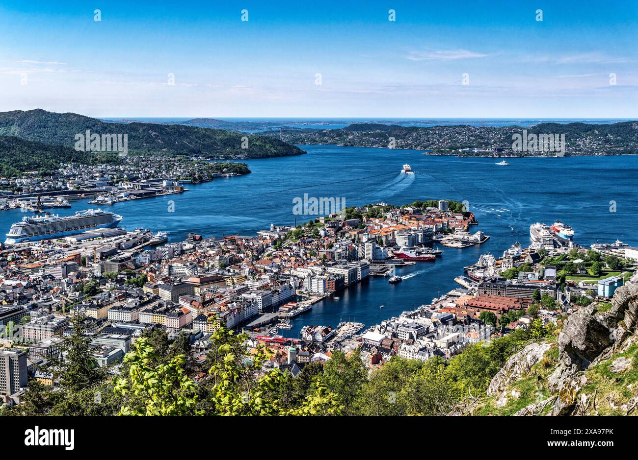 Panorama del porto di Bergen in primavera, Norvegia Foto Stock