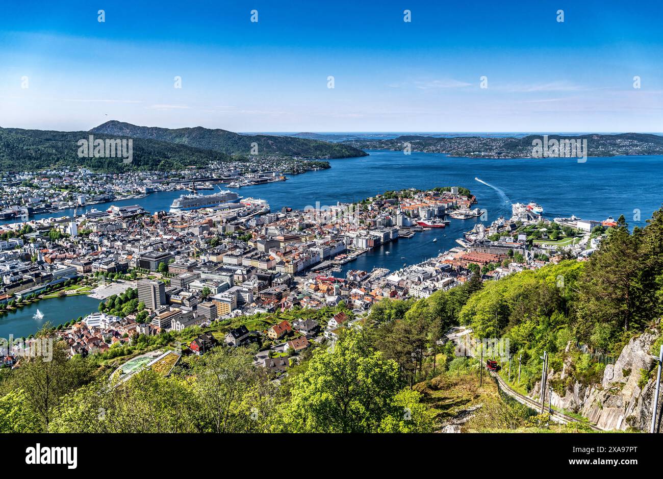 Panorama del porto di Bergen in primavera, Norvegia Foto Stock